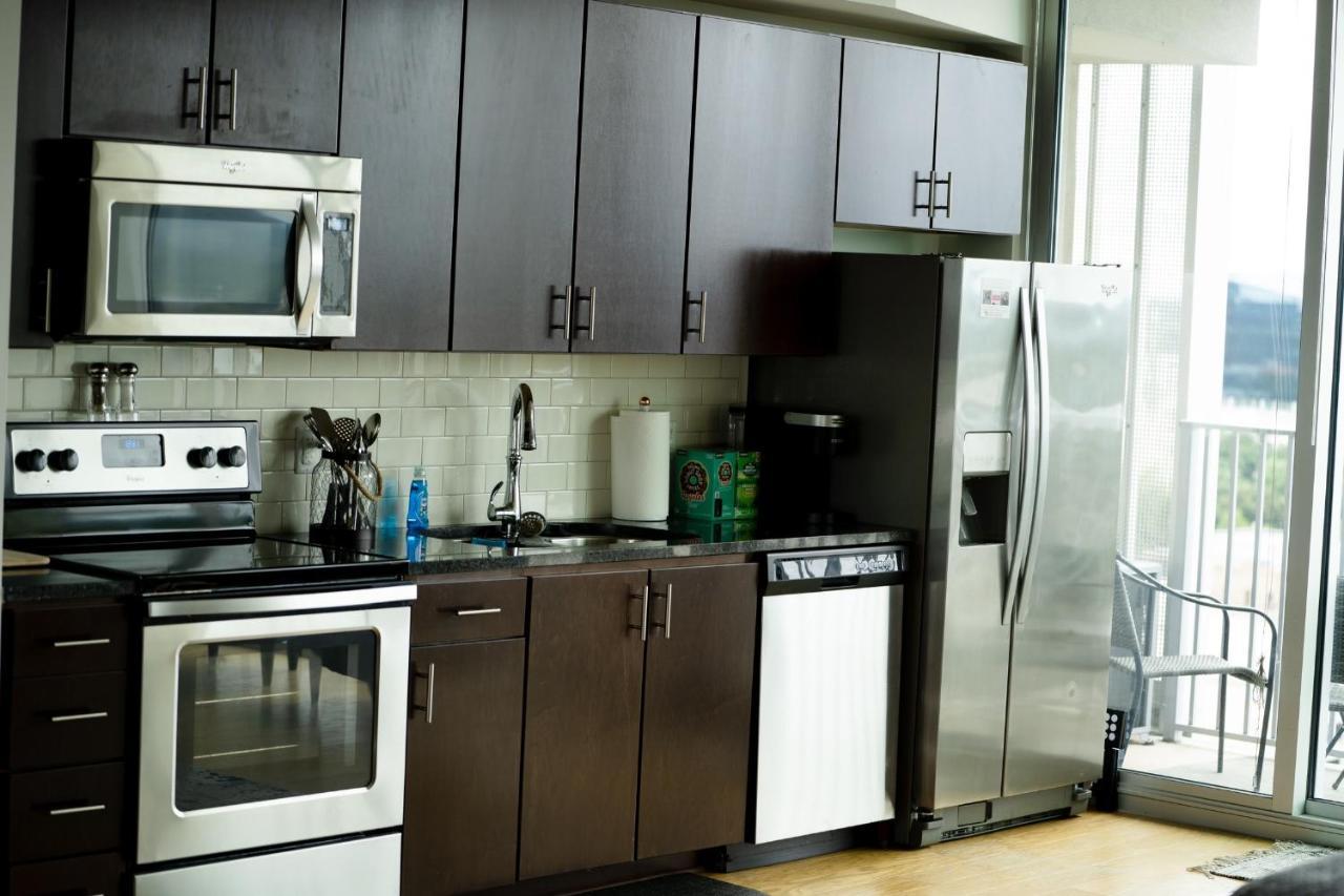 Upscale Downtown High-Rise Raleigh Exterior photo